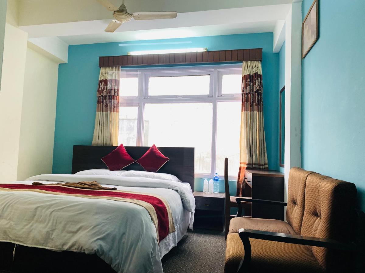 Hotel Discovery Inn カトマンズ エクステリア 写真