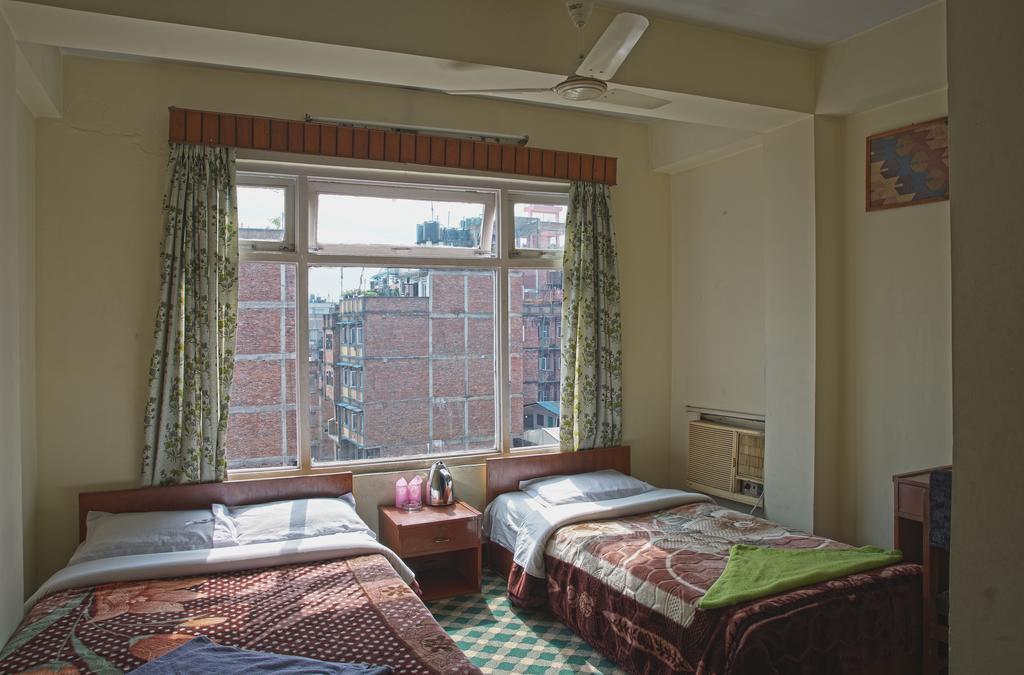 Hotel Discovery Inn カトマンズ エクステリア 写真