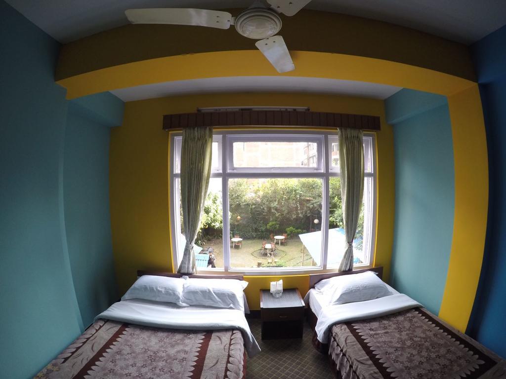 Hotel Discovery Inn カトマンズ エクステリア 写真
