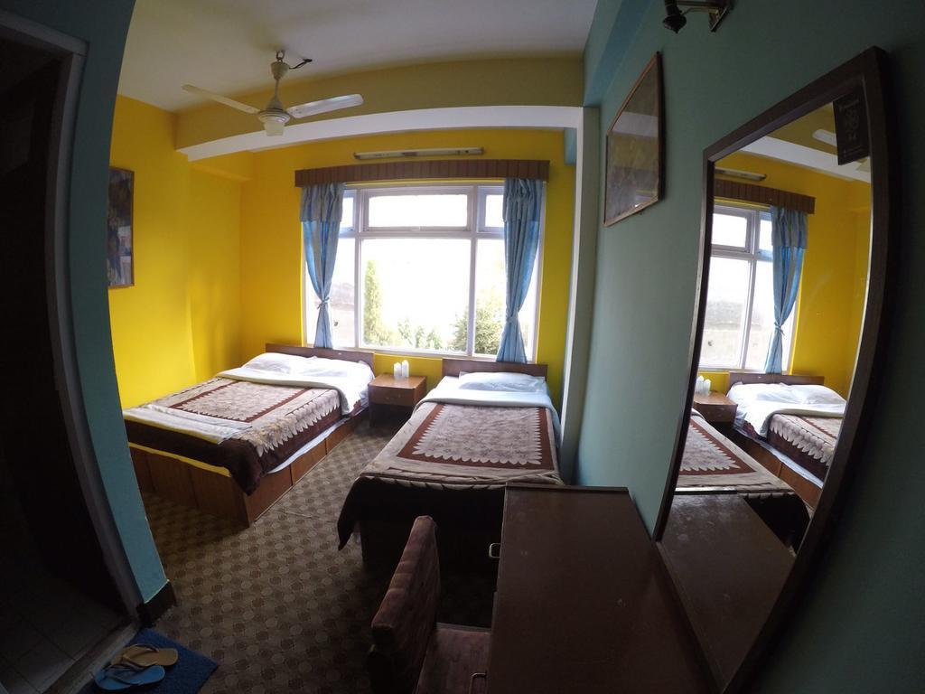 Hotel Discovery Inn カトマンズ エクステリア 写真