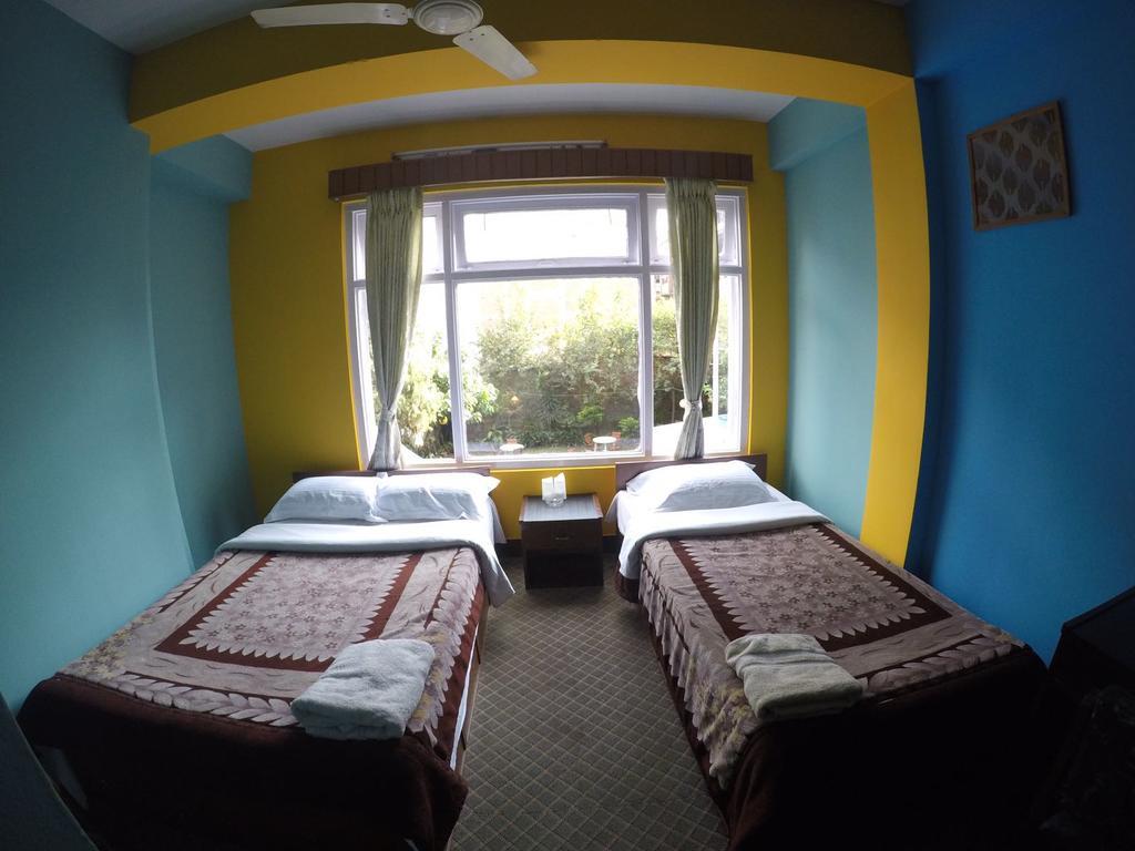 Hotel Discovery Inn カトマンズ エクステリア 写真