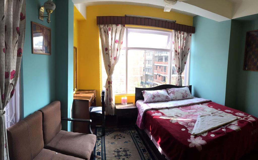 Hotel Discovery Inn カトマンズ エクステリア 写真